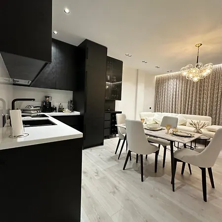 Loui Tirana Lejlighed