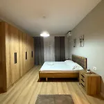 公寓 Loui Tirana