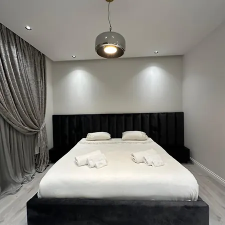 Loui Tirana Apartment *