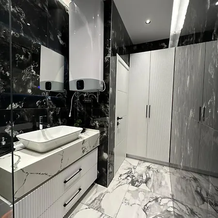 Loui Tirana Apartment *